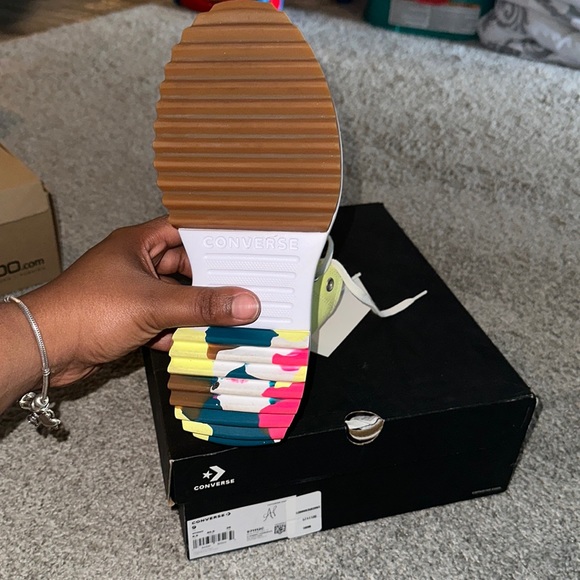 Lime Green, Lugged Sole Converse, Size 9 - Picture 4 of 4